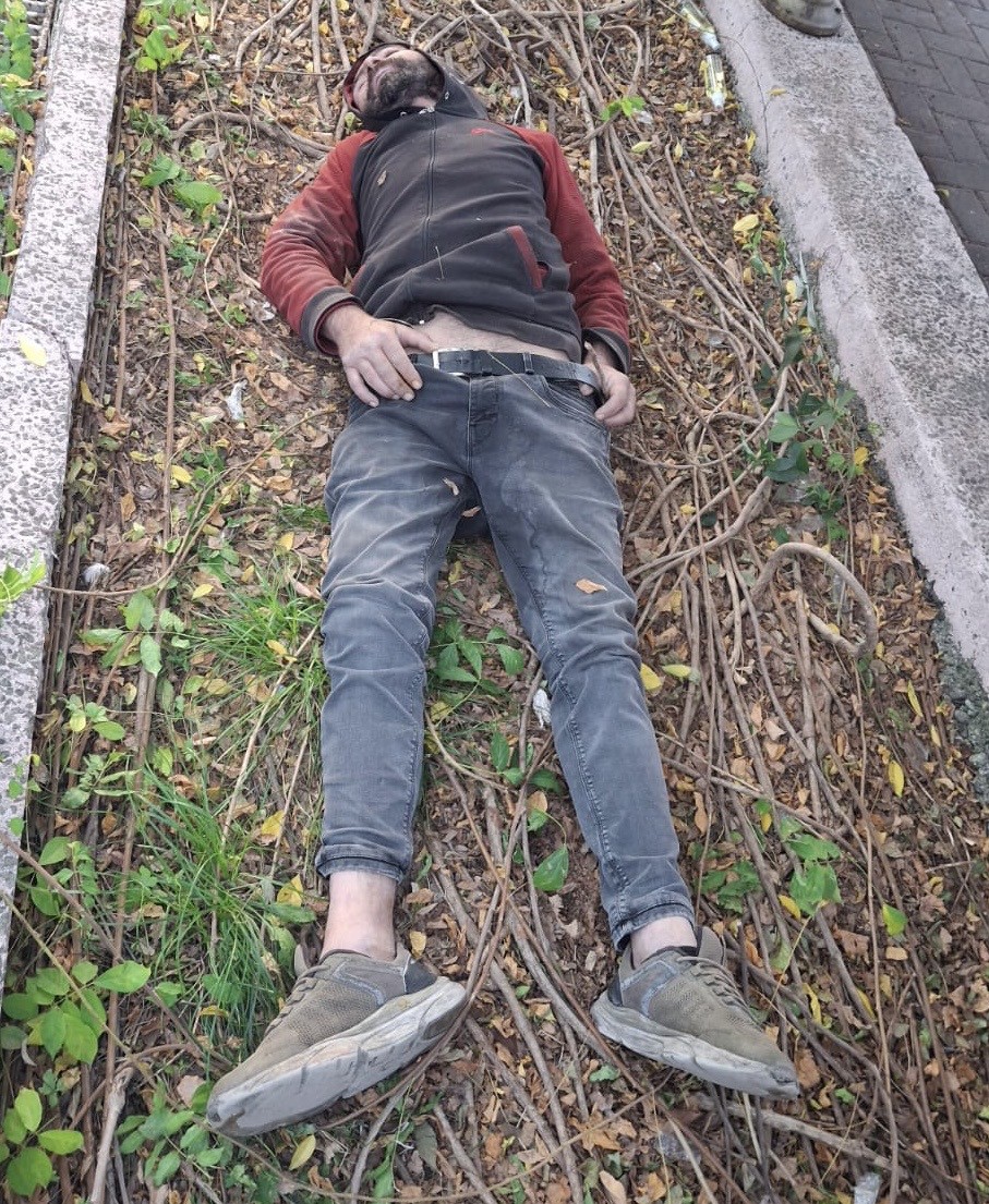 hastane bahcesinde baygin bulunan sahis hayatini kaybetti 1 yPkKrXqQ
