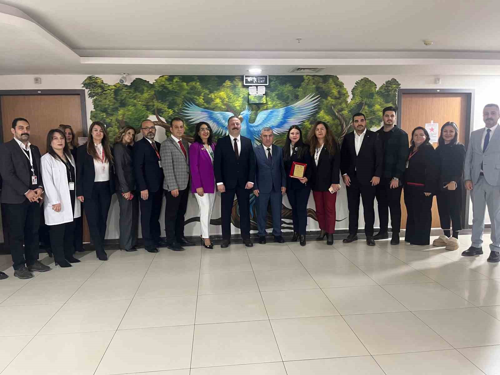 Hastane duvarları ‘İyileştiren Koridorlar’la hayat buldu 8 hastane duvarlari iyilestiren koridorlarla hayat buldu 4