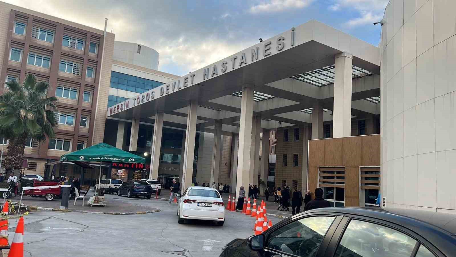hastane koridorlarinda dolasan kopek tedirgin etti 0 vhMPB32t