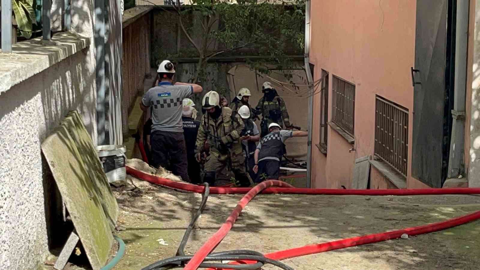 hastane yakininda yangin panigi ekipler seferber oldu 4
