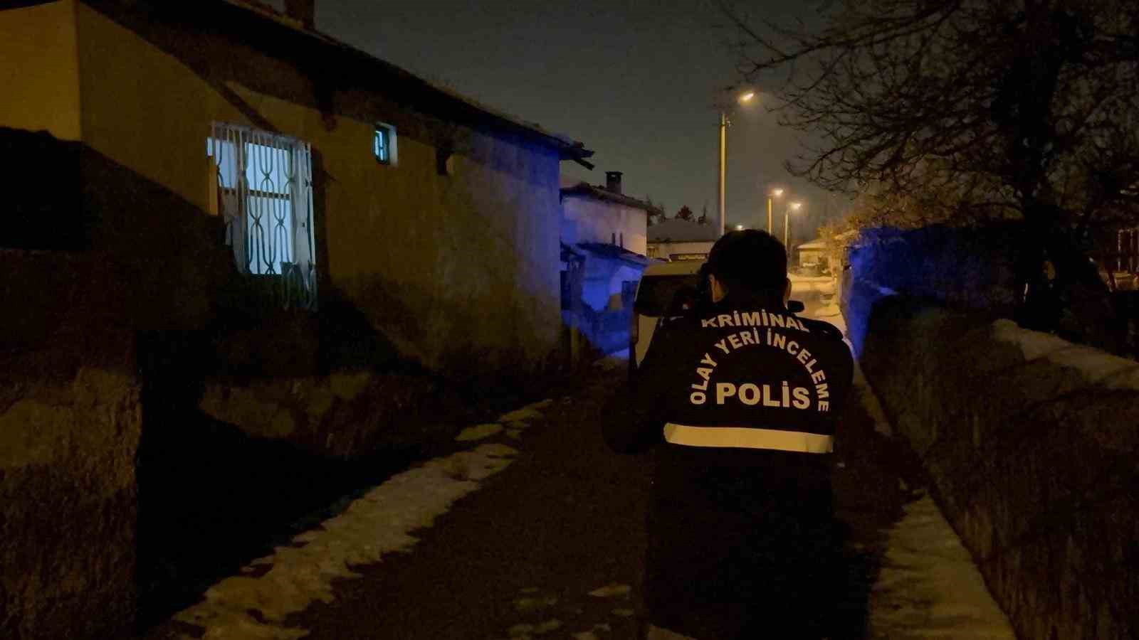 hastanede 2 gunluk bebeklerinin aci haberini aldilar 3 EubiizNC