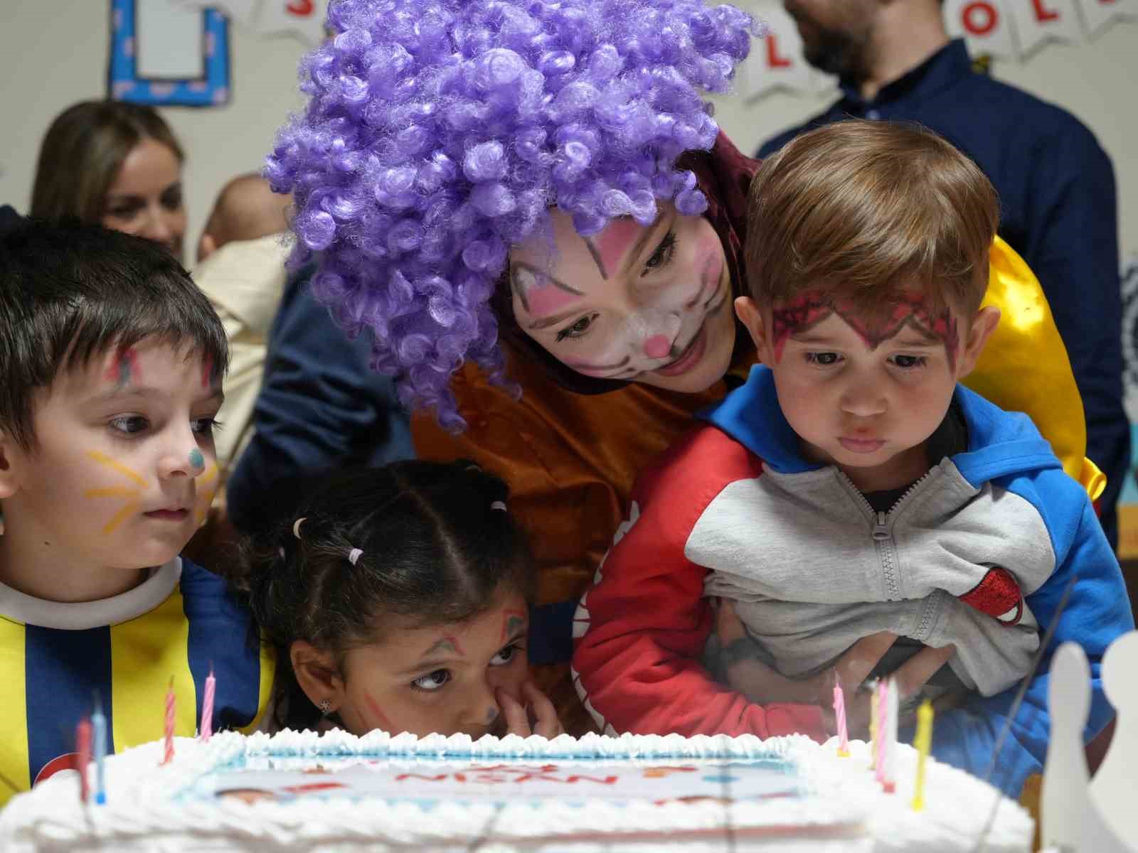 hastanede tedavi goren cocuklara 23 nisan surprizi 7 P6zOXn6K