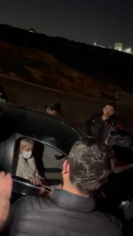 hastanede tedavi goren kanser hastasi kadina arkadaslarindan 8 mart surprizi 4 wbFG5sF3