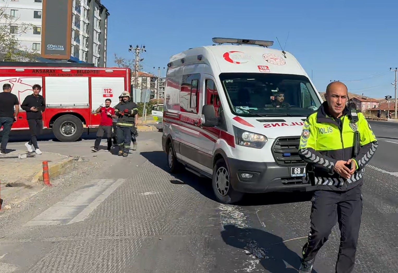 hastaneye giden doktorun araci ile hasta tasiyan ambulans carpisti 1i doktor 7 yarali 2 Qap1LP3K