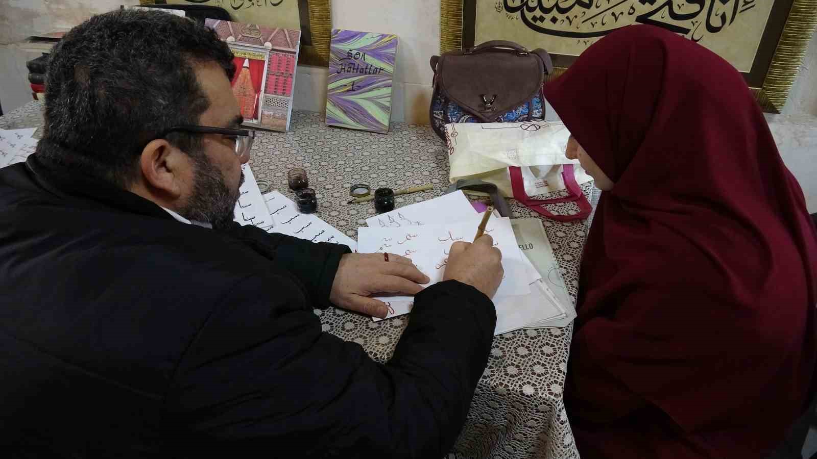 hat sanatcisi yeni ogrenciler yetistiriyor 3 urNpSKqe