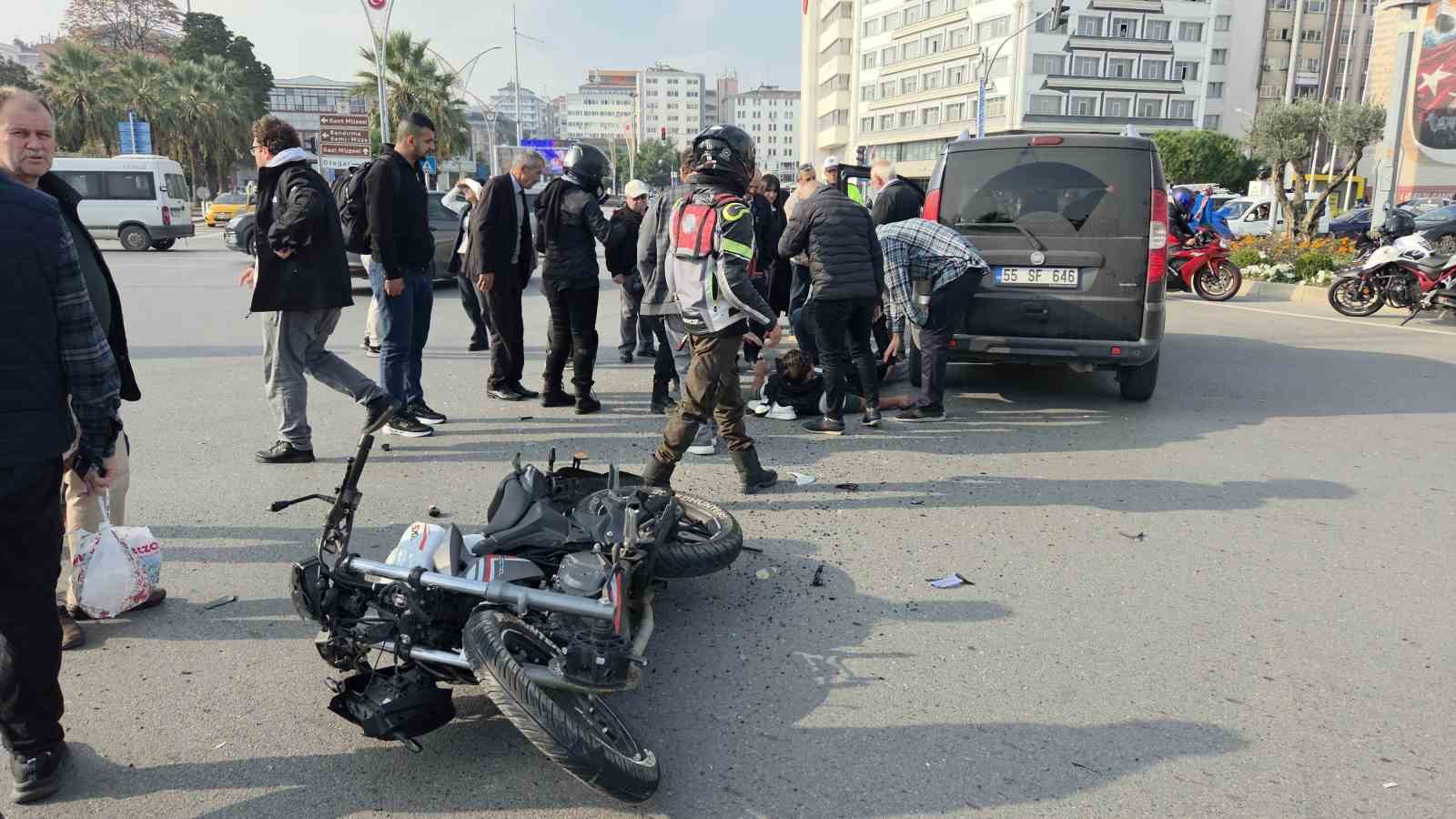 hatali donus kazaya yol acti 2 yarali 1 r38rvkrK