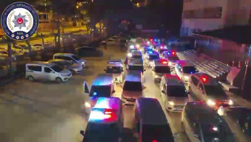 hatay merkezli 8 ilde gumruk gecisinde rusvet operasyonunda milyonlarca tllik doviz ve silah ele SsUW5OEG