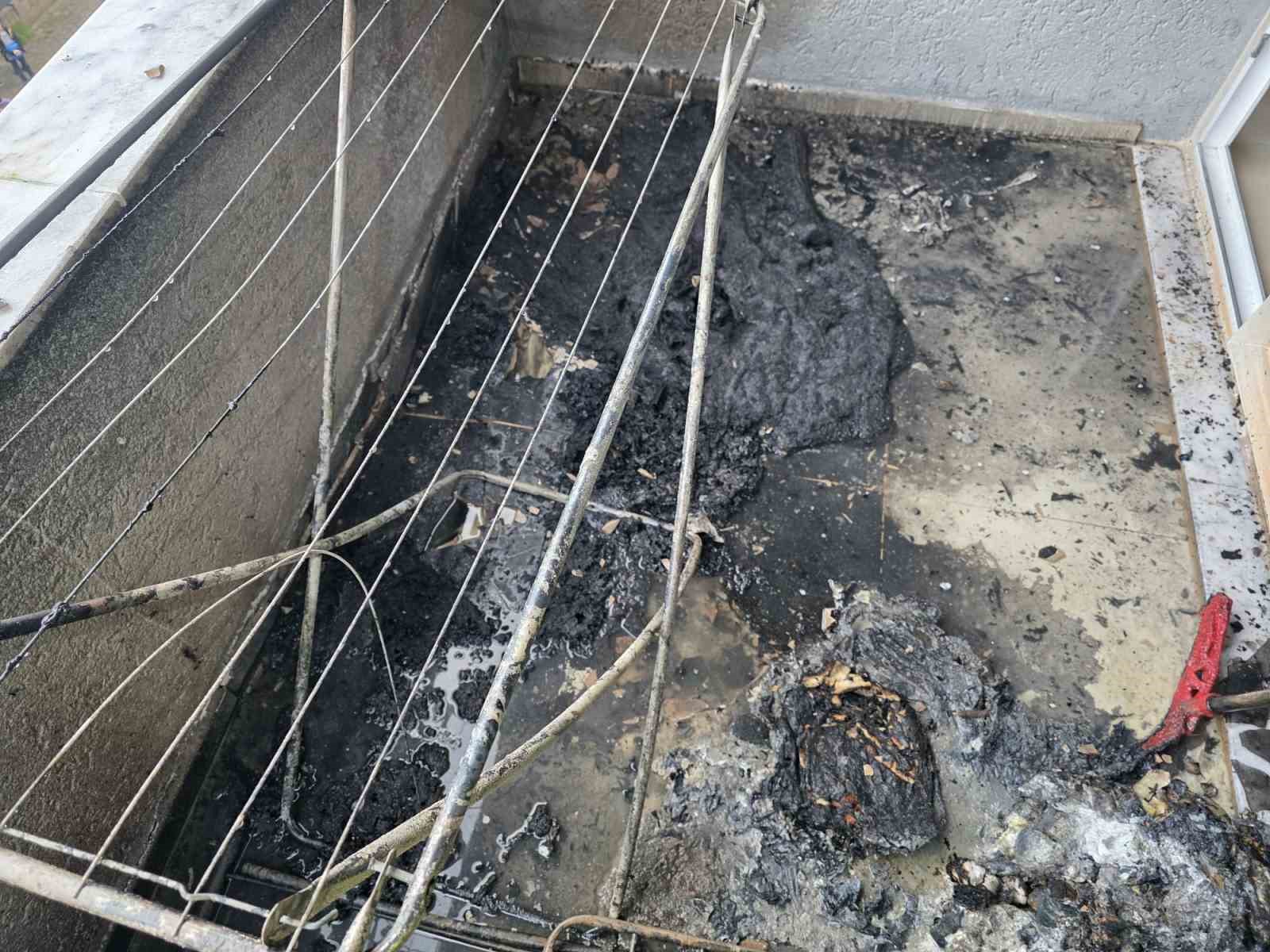 hatayda apartman dairesi ve metruk binada yangin 2 nQBClEV9
