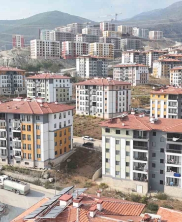 hatayda-binlerce-deprem-konutunun-teslimiyle-iki-katina-cikan-kira-fiyatlari-dusmeye-devam-ediyor-zQjRhIrx.jpg