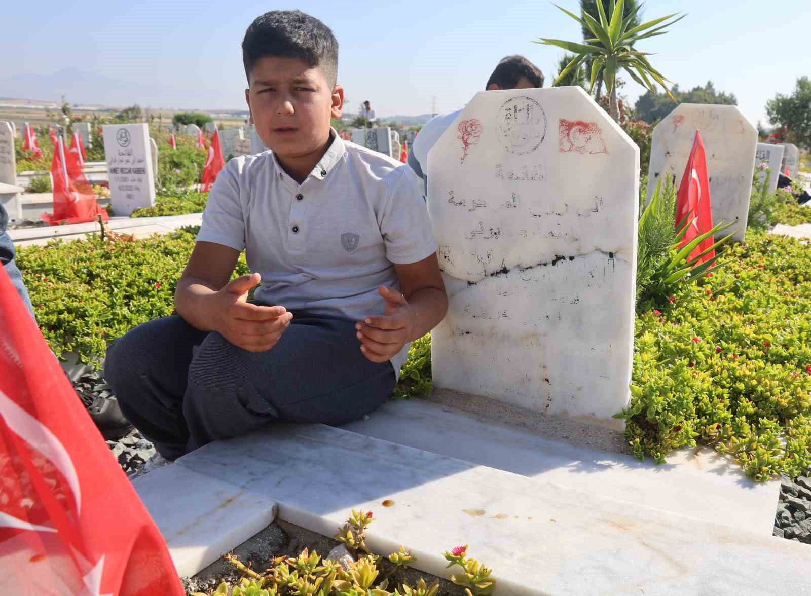 hatayda deprem sehitliginde buruk kurban bayrami 2 lXepqgFu
