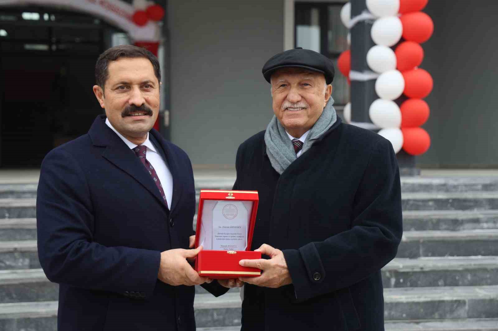 hatayda depremin ardindan insa edilen 225inci okulun acilisi gerceklestirildi 6 att2EZ4j