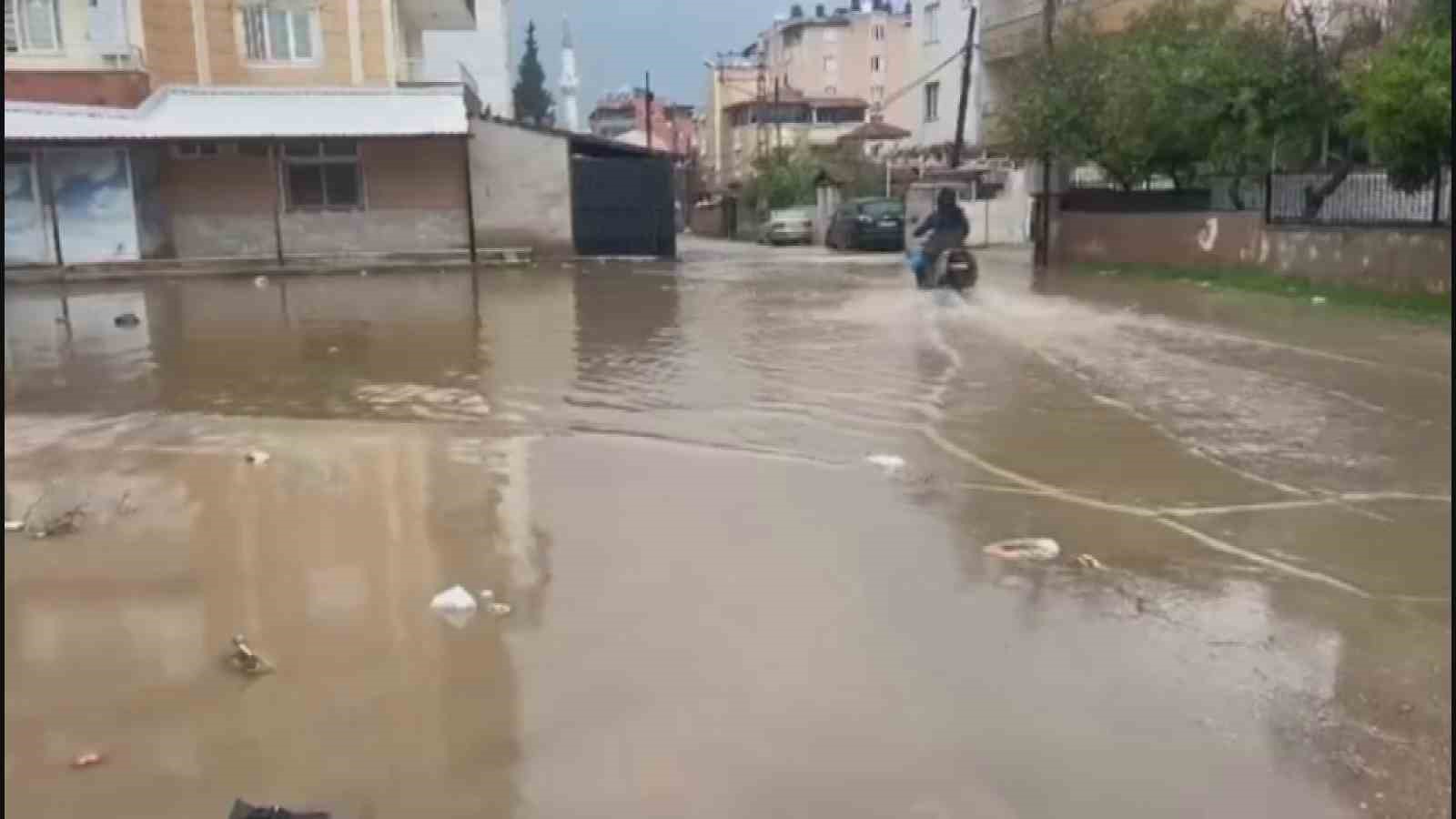 hatayda dolu ve saganak yagis sonrasi sel meydana geldi 2 GX6eIOQK