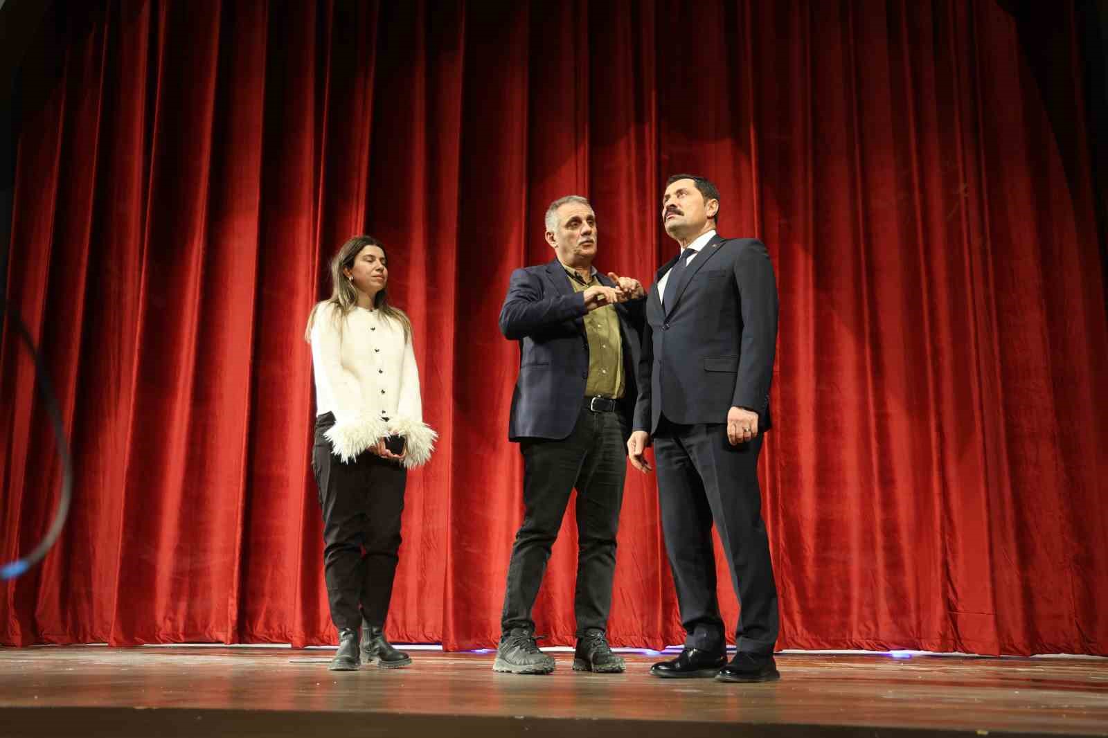 hatayda enkazdan taslari tek tek toplanan tarihi meclis binasi 200 fore kazik uzerine yeniden UDMlTkQb