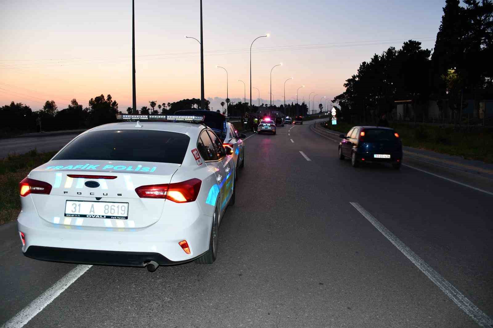 hatayda kontrolden cikan motosiklet devrildi 2 olu 1 sbTW7bag