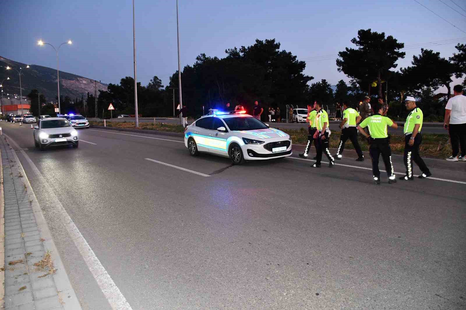 hatayda kontrolden cikan motosiklet devrildi 2 olu 2 lVlerG1M