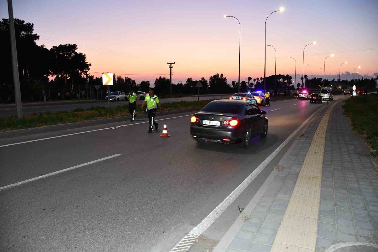 hatayda kontrolden cikan motosiklet devrildi 2 olu 5 99mWaScG