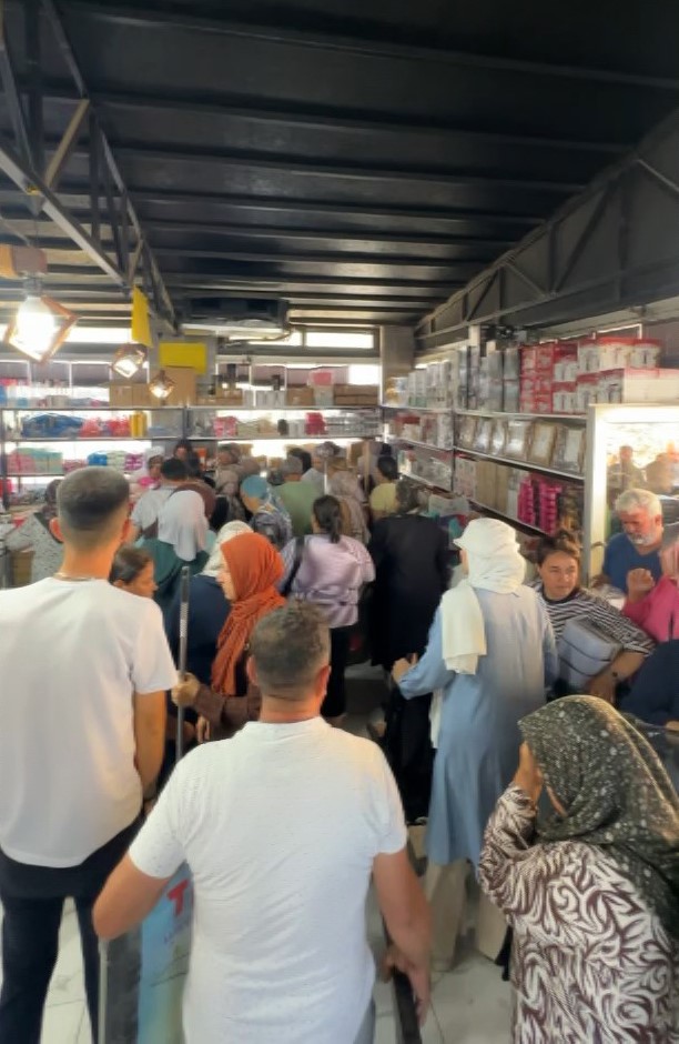 Hatay’da mağaza açılışında izdiham 8 hatayda magaza acilisinda izdiham 4 AgLeCVZL