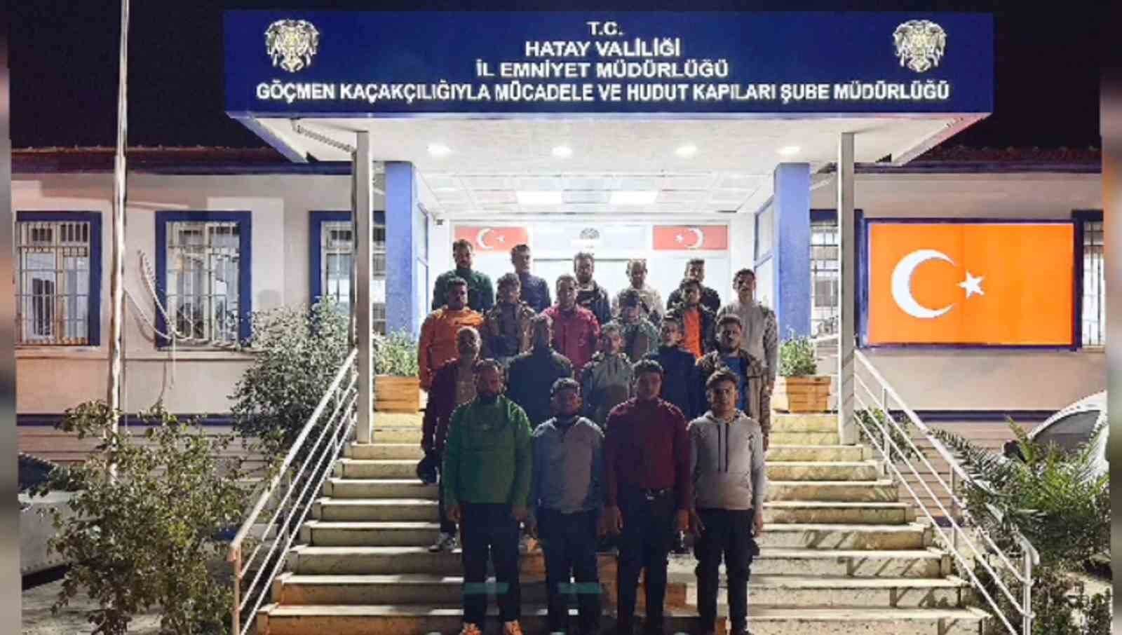 hatayda minibus dolusu gocmen yakalandi 3