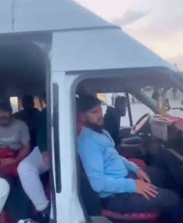 hatayda-minibus-dolusu-gocmen-yakalandi-WkKnD9RW.jpg