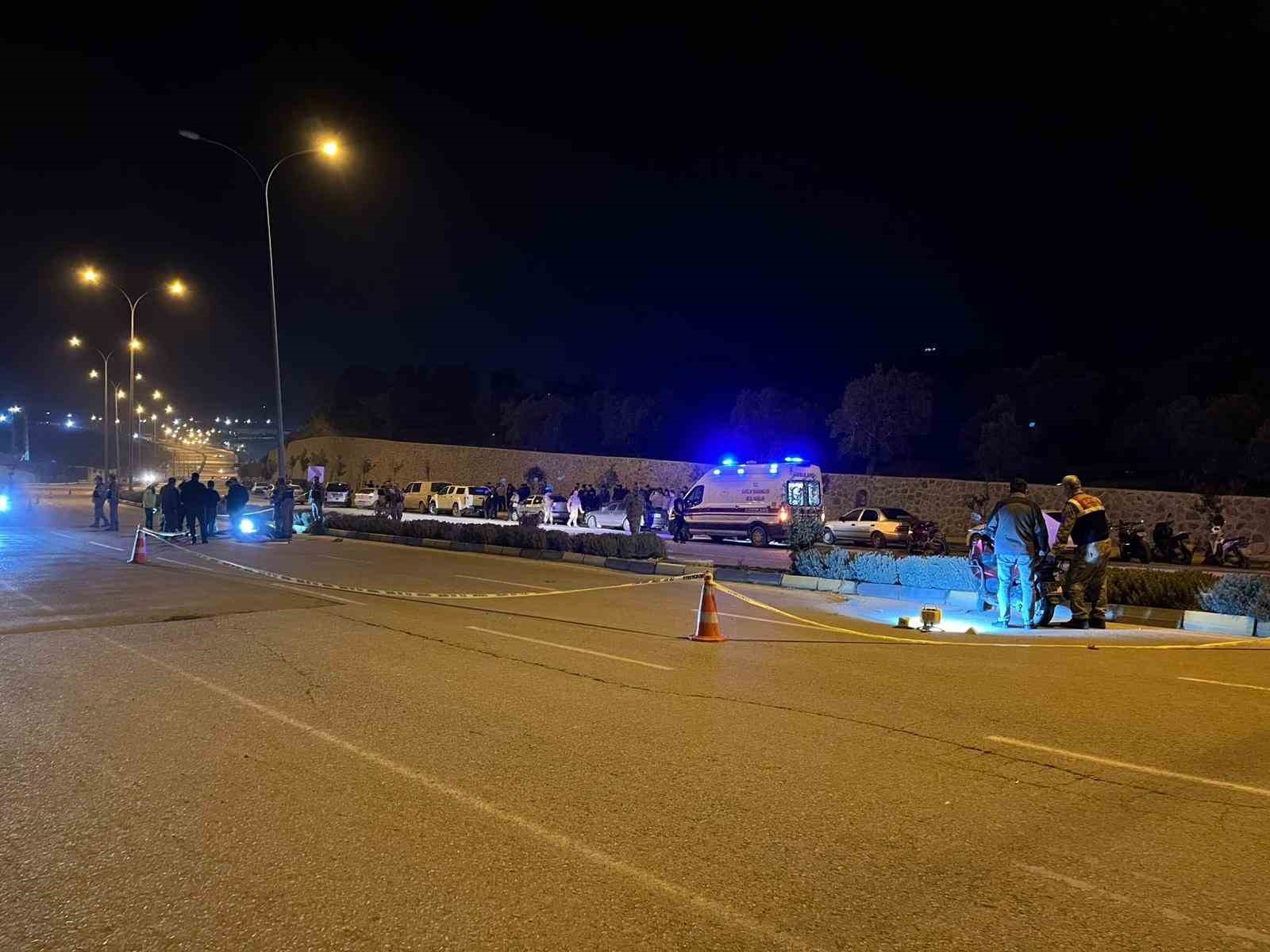 hatayda motosiklet devrildi 2 cocuk hayatini kaybetti 2 RzKL236n