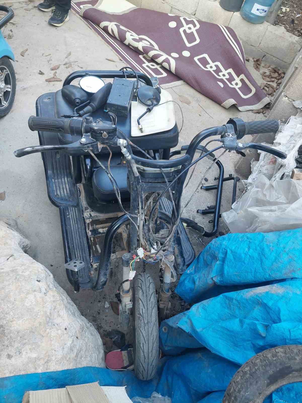 hatayda motosiklet hirsizligi cetesi tutuklandi 5 NT7kbHRS