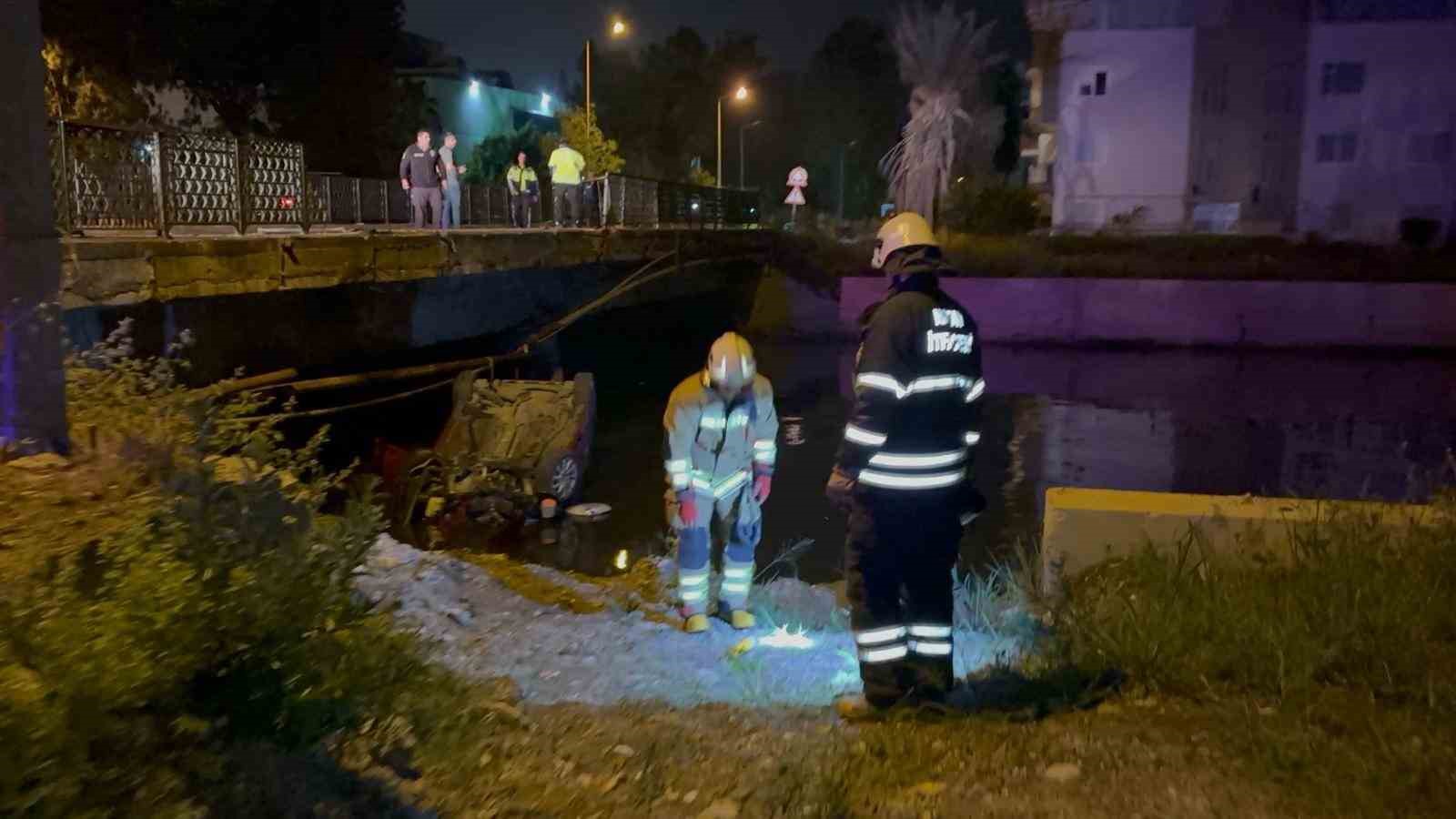 Hatay’da otomobil su kanalına uçtu: 2 yaralı 5 hatayda otomobil su kanalina uctu 2 yarali 1 AvER1Ph7
