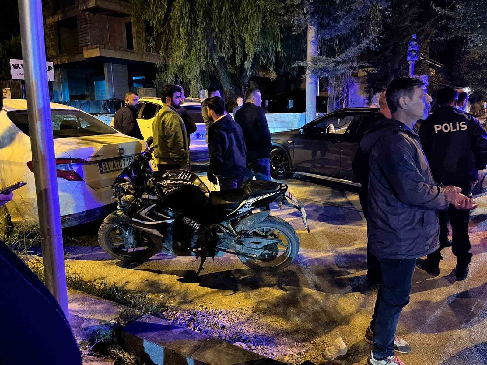 Hatay’da otomobille motosiklet çarpıştı: 3 yaralı 6 hatayda otomobille motosiklet carpisti 3 yarali 2 7liL6D5w