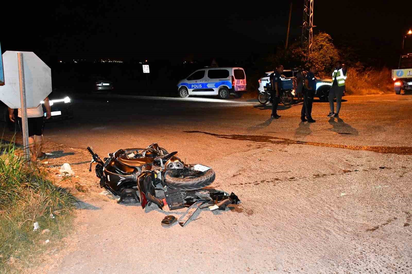 hatayda otomobille motosiklet carpisti 4 yarali 0 1E2F9ml2