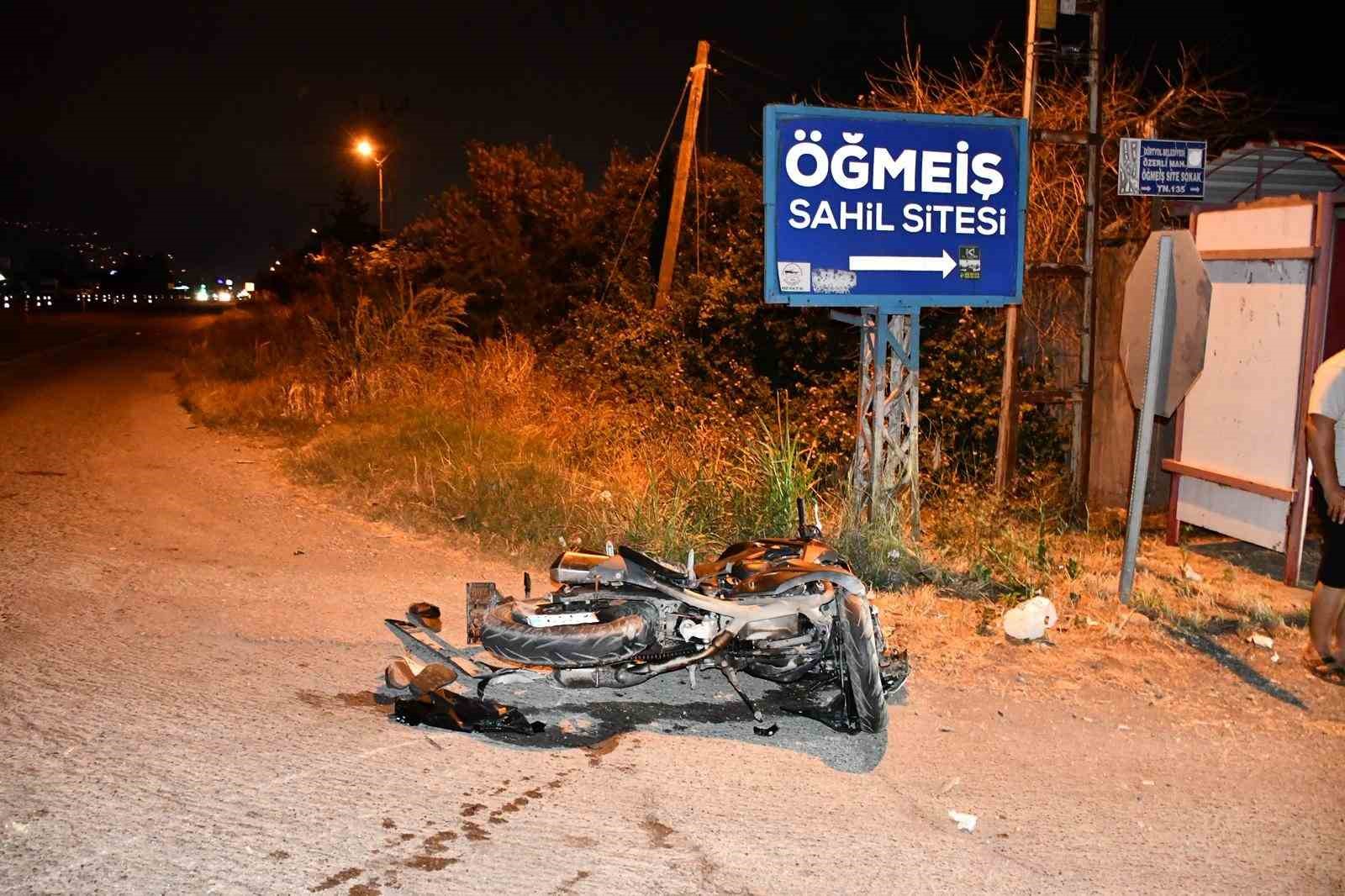 hatayda otomobille motosiklet carpisti 4 yarali 1 aXfRNPnR