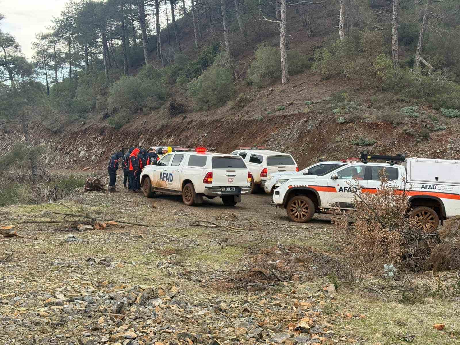 Hatay’da penceredeki sinekliği parçalayarak evden ayrılan psikolojik rahatsızlığı olan genç 5. günde aranıyor 4 hatayda penceredeki sinekligi parcalayarak evden ayrilan psikolojik rahatsizligi olan genc 5 gunde araniyor 0 bGh8m3Dn
