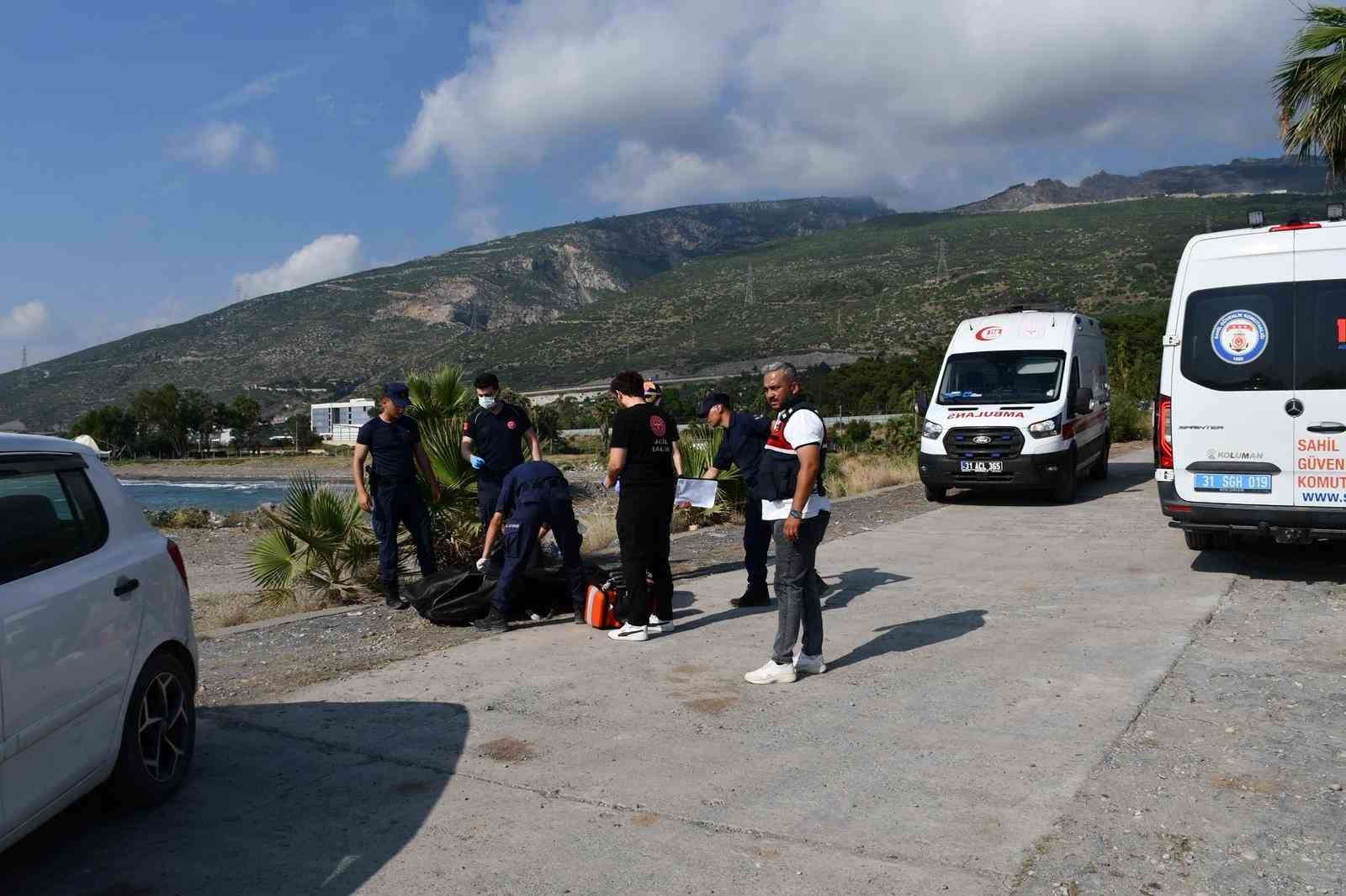 hatayda sahilde kimligi belirsiz erkek cesedi bulundu 1 u26BH2eu