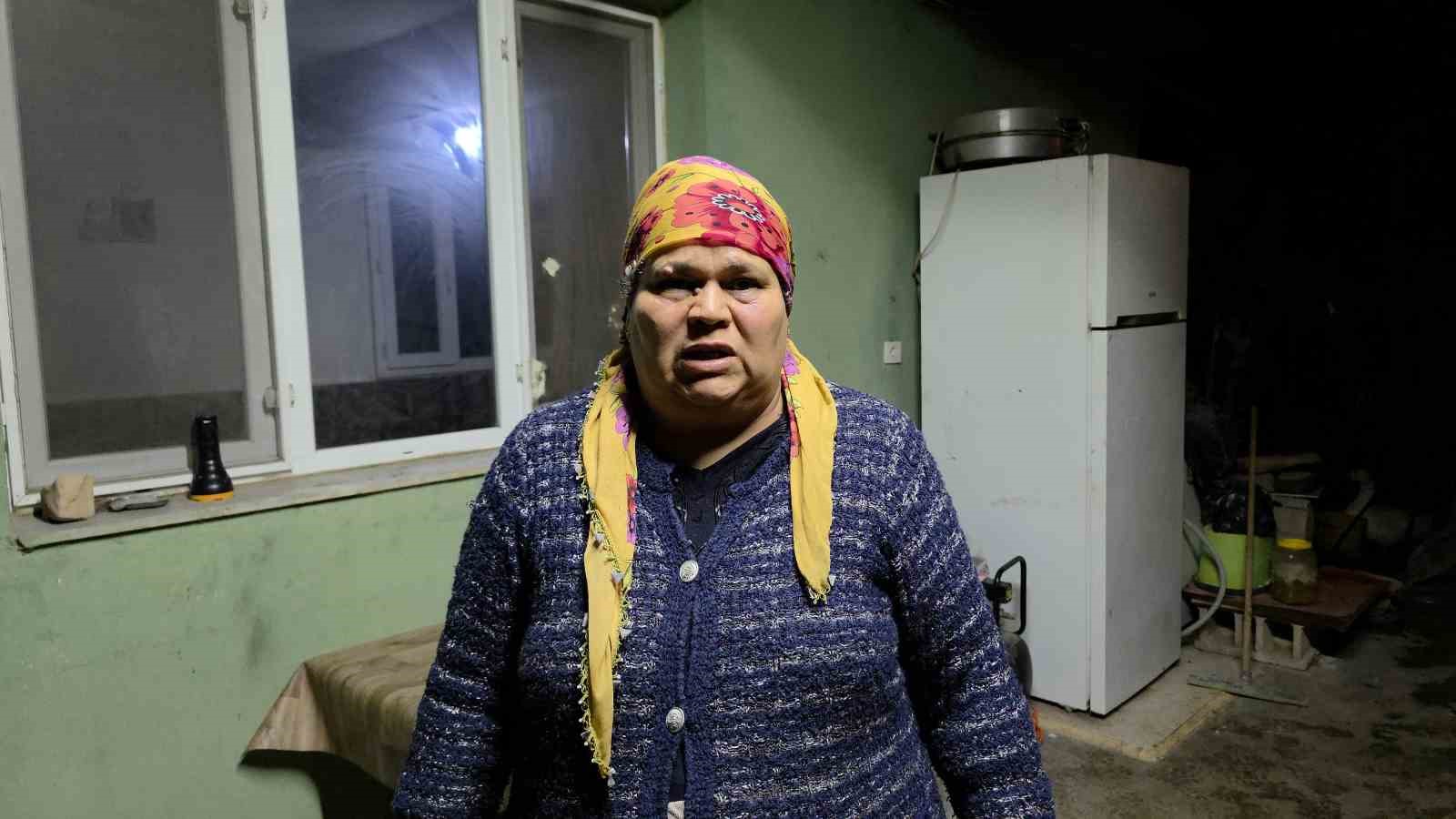 hatayda su dolu temelin icindeki toplarini almak isterken dusen 2 kardes cocuk oldu 2 8Lqe36SK