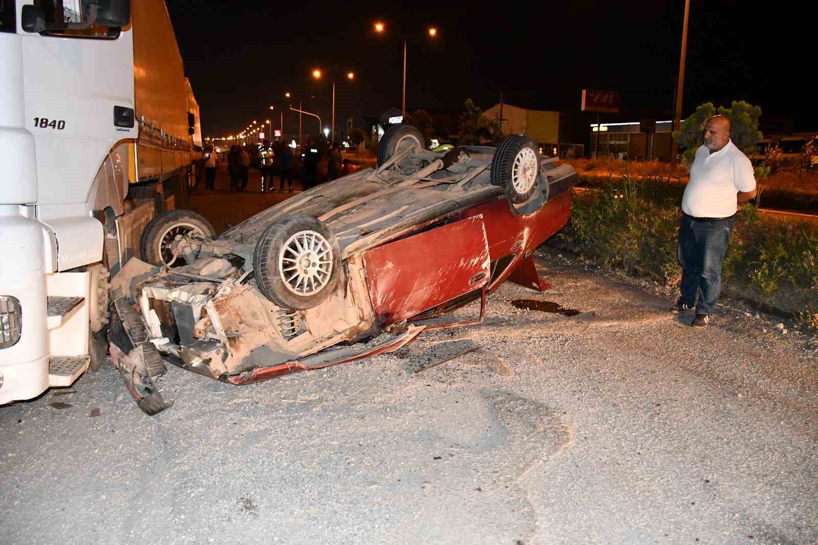 hatayda takla atan otomobildeki 1i agir 3 kisi yaralandi 2 AZKtIT8T