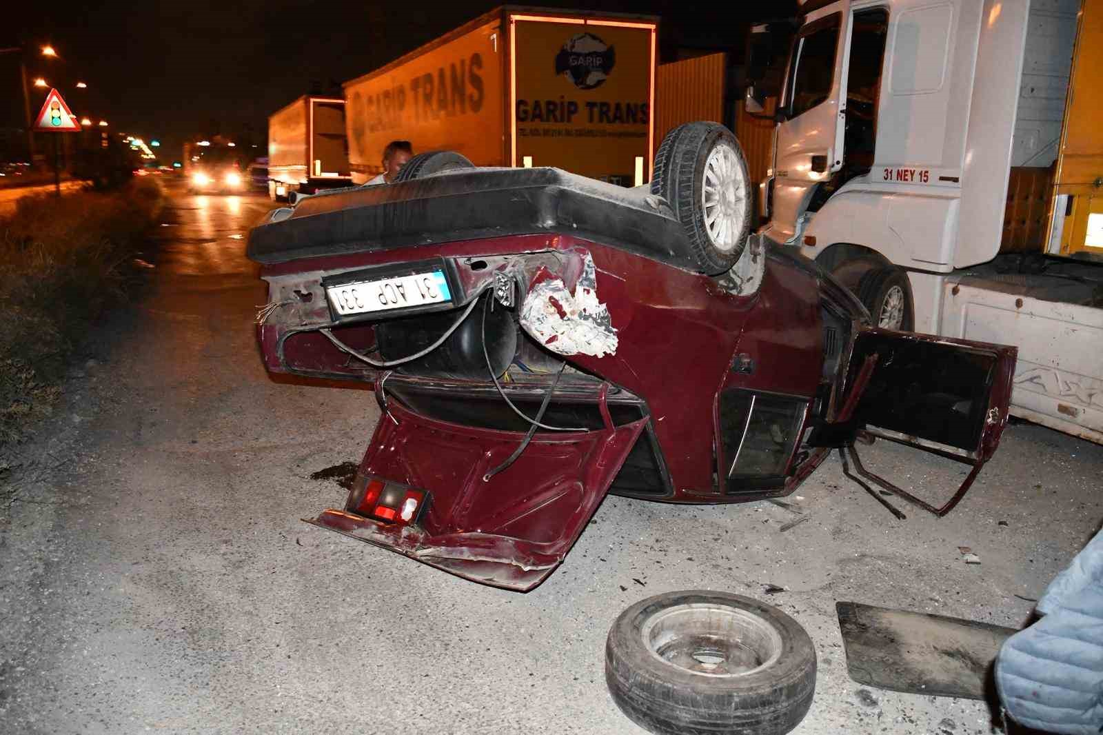 hatayda takla atan otomobildeki 1i agir 3 kisi yaralandi 3 VNfTa4k1