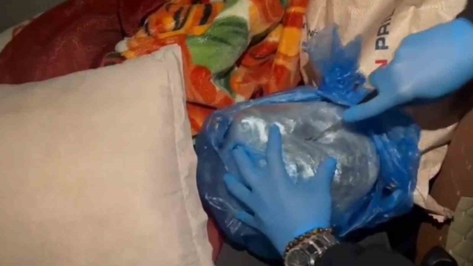 hatayda tirin yatak kismindan 5 kilo uyusturucu cikti 1 wPnwWVBY