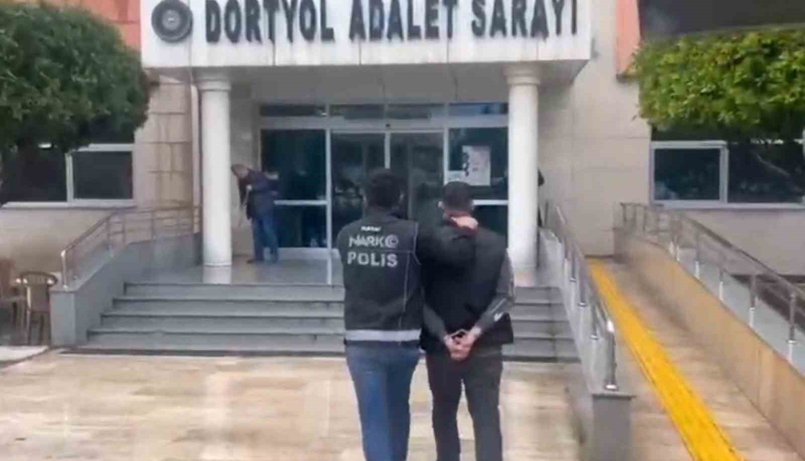 hatayda tirin yatak kismindan 5 kilo uyusturucu cikti 4