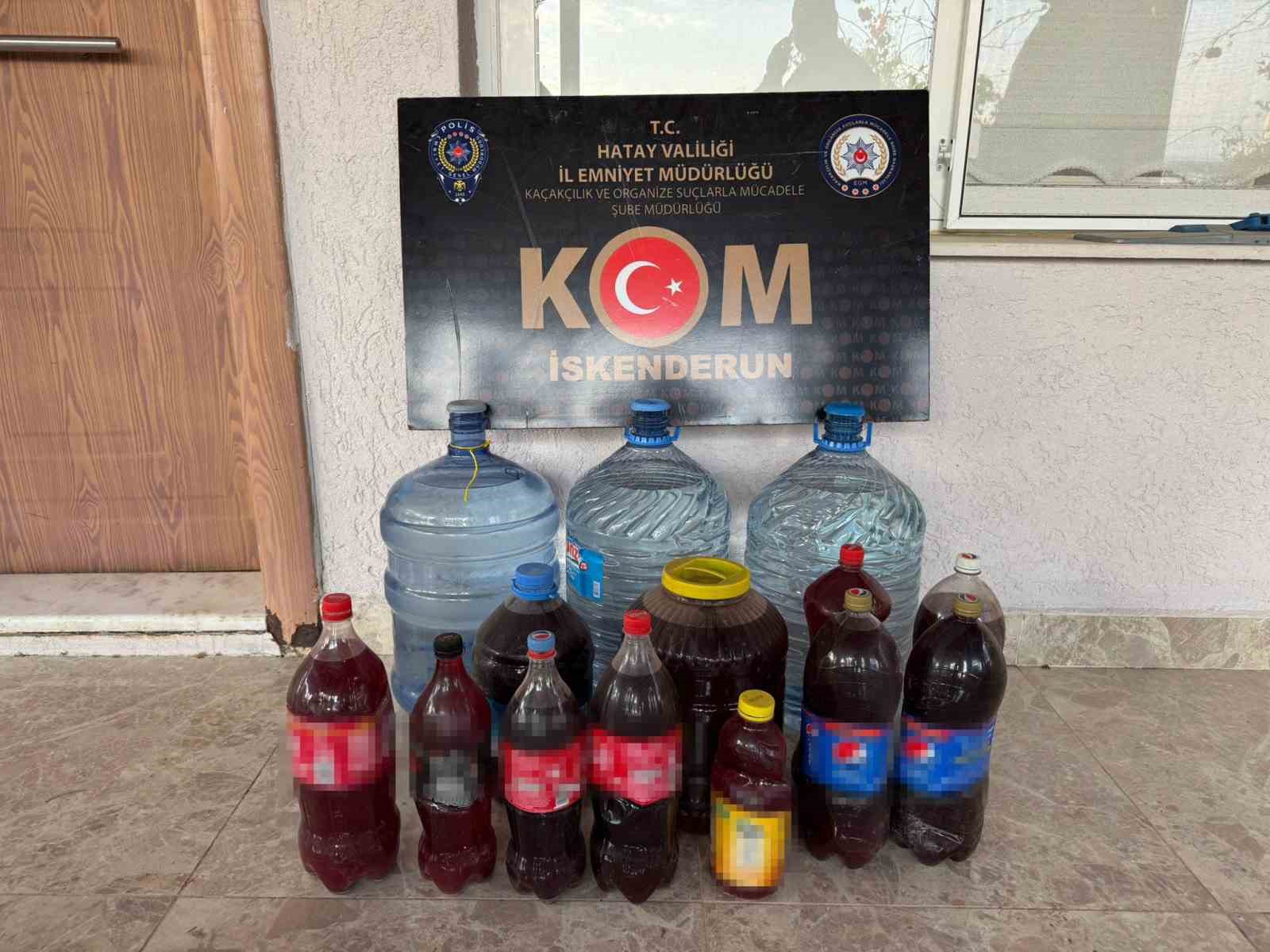 Hatay’da yılbaşı öncesi 1020 litre el yapımı alkol ele geçirildi 5 hatayda yilbasi oncesi 1020 litre el yapimi alkol ele gecirildi 1 bmuOsH1i