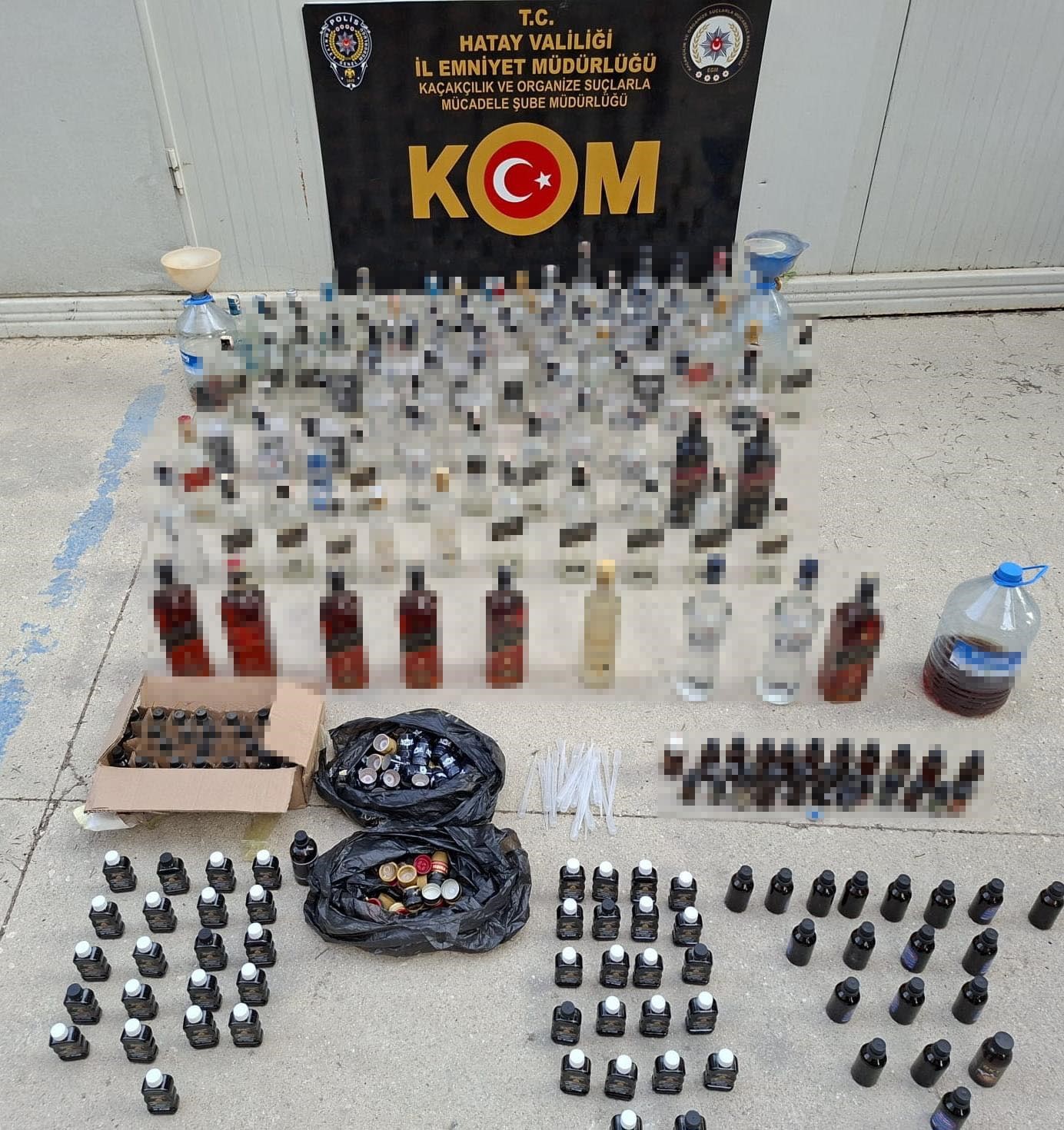 Hatay’da yılbaşı öncesi 1020 litre el yapımı alkol ele geçirildi 6 hatayda yilbasi oncesi 1020 litre el yapimi alkol ele gecirildi 2 ubHgRwci
