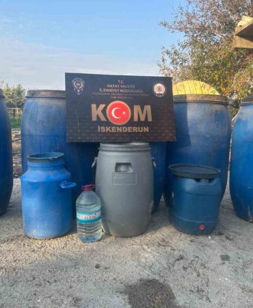 hatayda-yilbasi-oncesi-1020-litre-el-yapimi-alkol-ele-gecirildi-PTUIt5c1.jpg