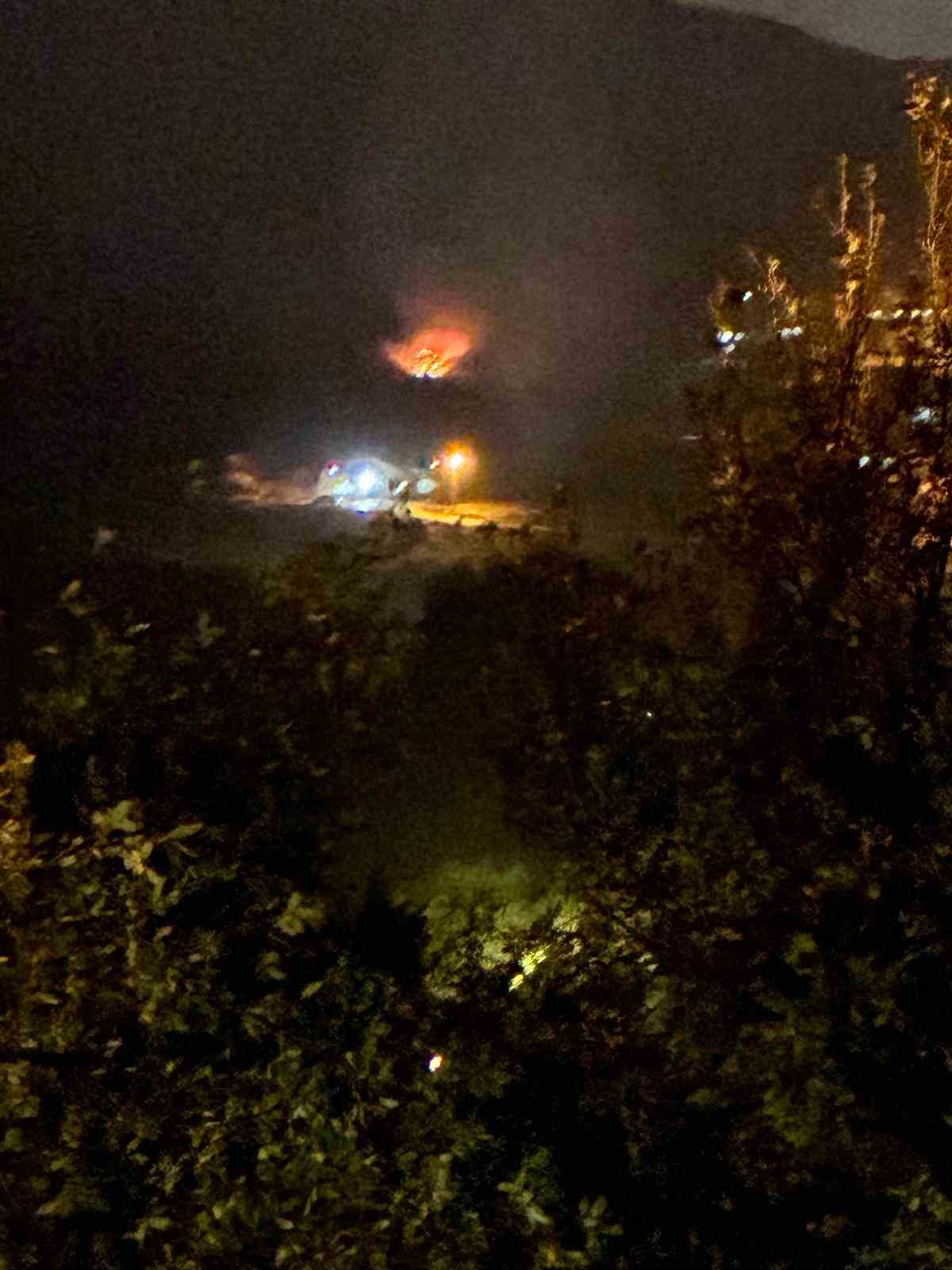hatayda yildirimin dustugu agaclik alanda yangin cikti 3 srSyGVNj