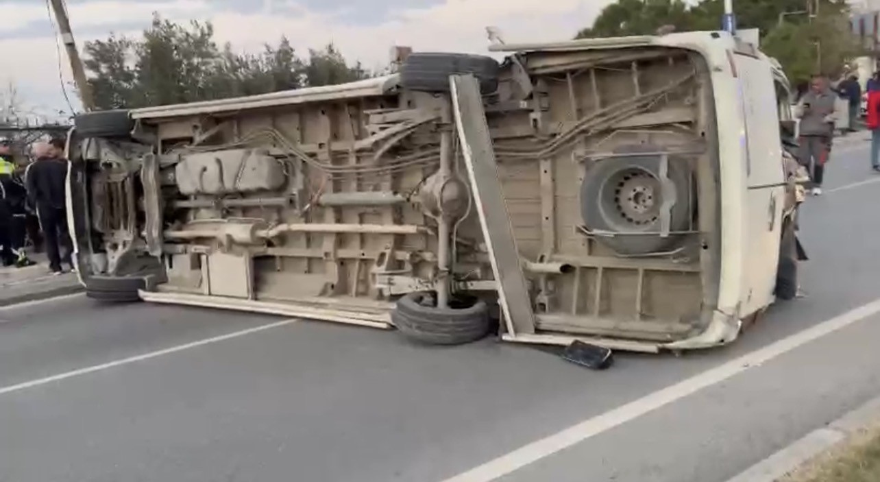 hatayda zincirleme trafik kazasi 1i agir 11 yarali 1 vTAzefMr