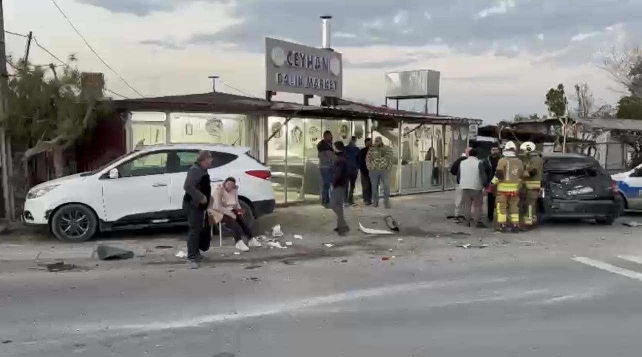 hatayda zincirleme trafik kazasi 1i agir 11 yarali 2 gsjvqHhb
