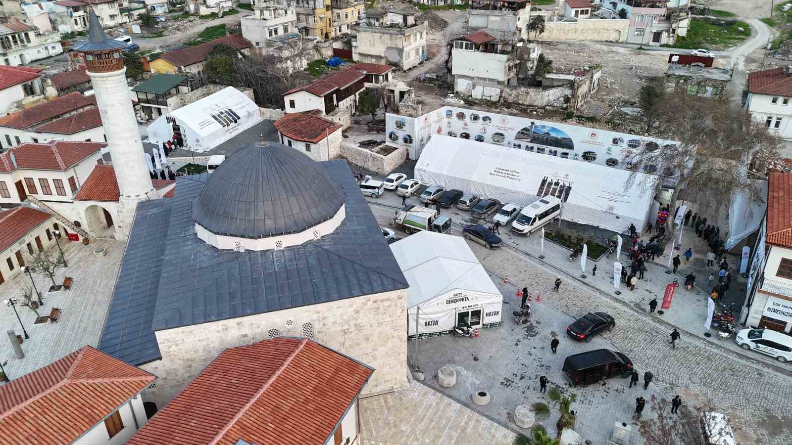 hatayin kalbi habibi neccar camiinde iftar sofrasi kuruldu 0 cdlhi8Yg