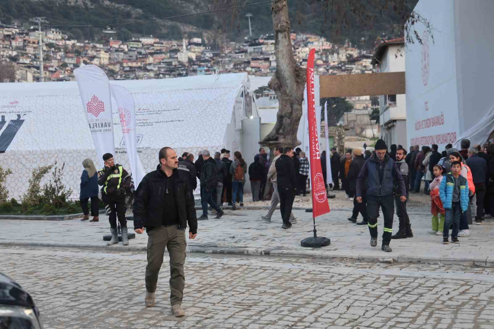 hatayin kalbi habibi neccar camiinde iftar sofrasi kuruldu 2