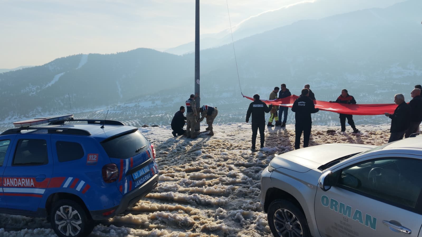hatayin zirvesinde gururlandiran bayrak degisimi 2 PYQvPC4V