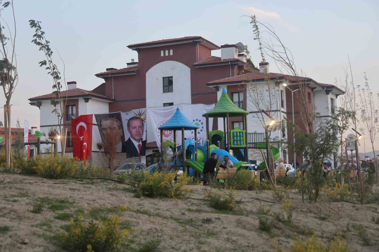 hatayli depremzede soguk kis gunlerini yeni yuvasinda gecirecek 7 iXU986QB