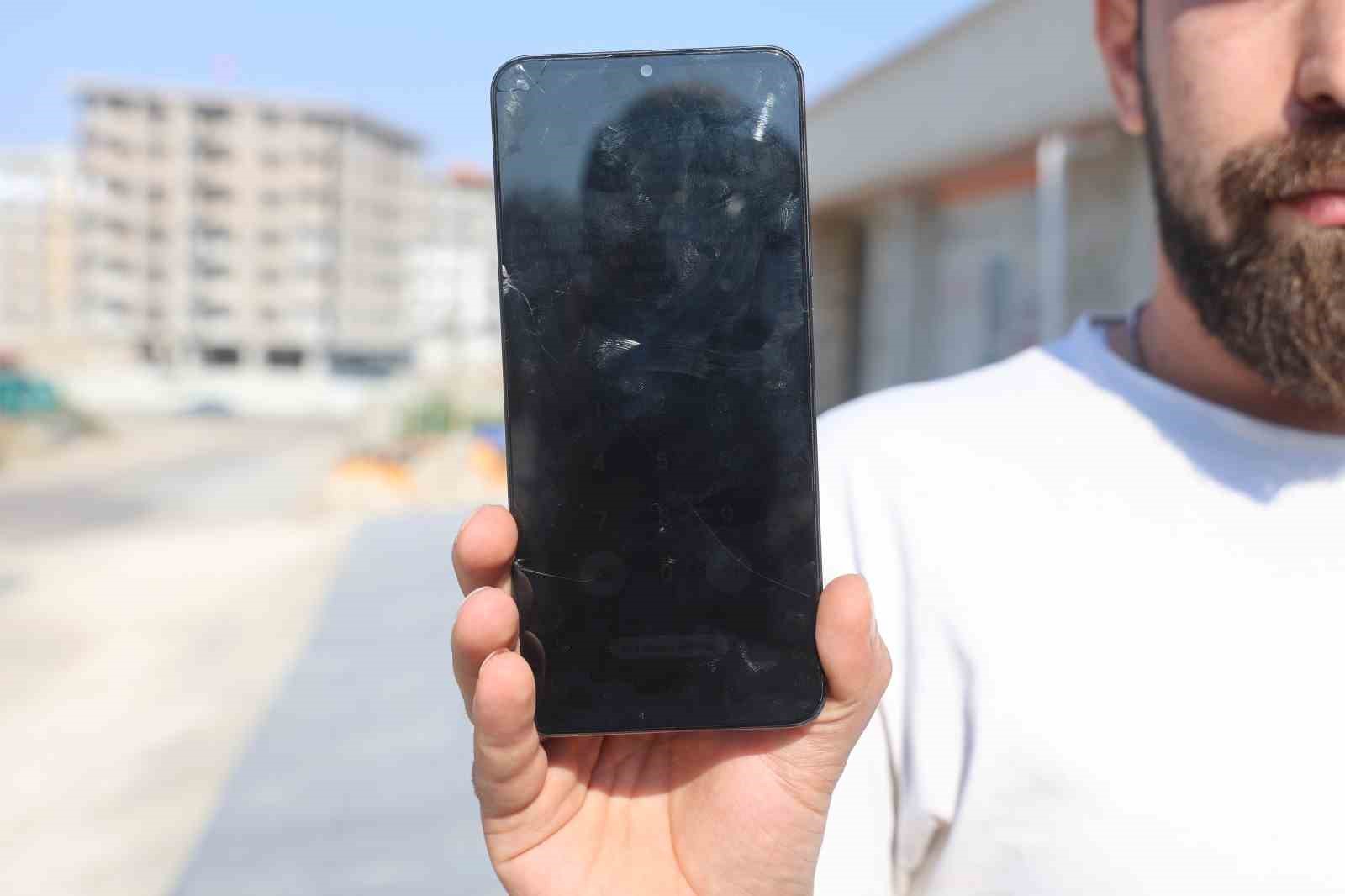 hatiralari buradadir dedigi cep telefonun sahibini gunlerdir ariyor 1 smn6jBni
