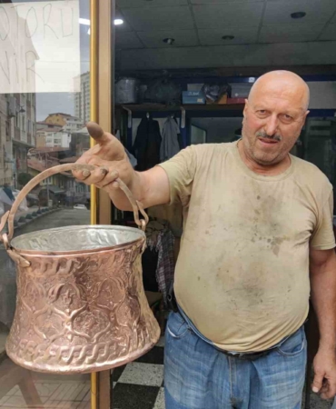 hatiralari-parlatiyor-CpFEf3Om.jpg