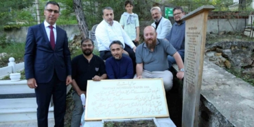 hattat-muhittin-tanira-vefa-70-yil-sonra-talik-hatla-yazilan-mezar-tasi-dualarla-kabrine-BEaNGPOU.jpg