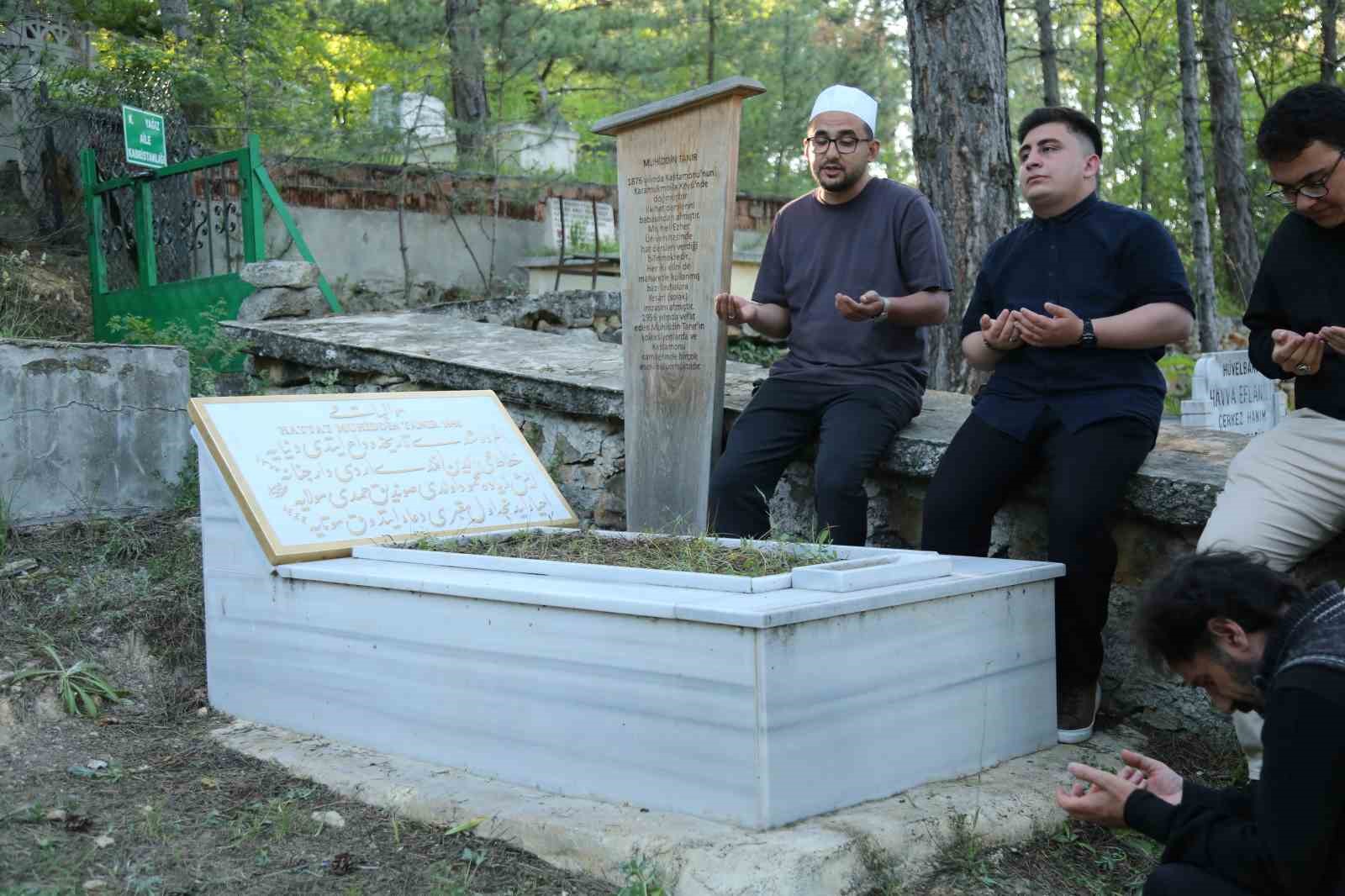 hattat muhittin tanira vefa 70 yil sonra talik hatla yazilan mezar tasi dualarla kabrine Oyzmp3CR